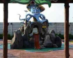 The dry area also contains fun rides. This area is The dry area also contains fun rides. This area is divided into parts like Cowboy town, Gari-Gari, Obus, Tangalooma, Lampion Park, Transera Karaoke, a